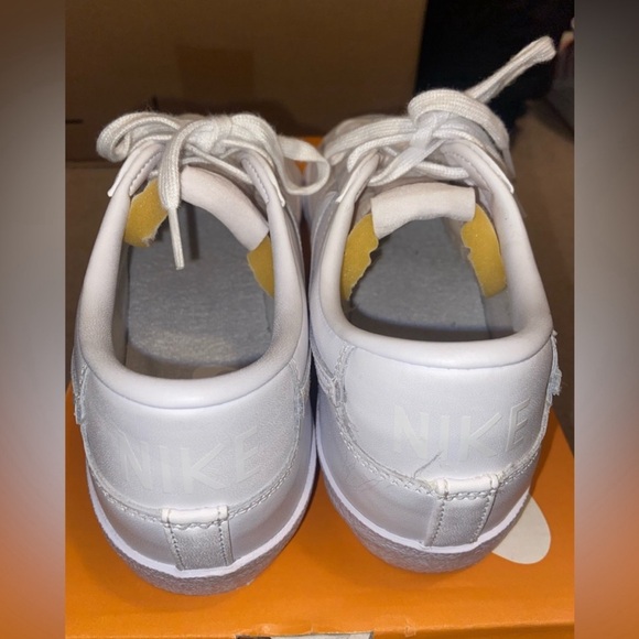 NIKE BLAZERS - Picture 4 of 7